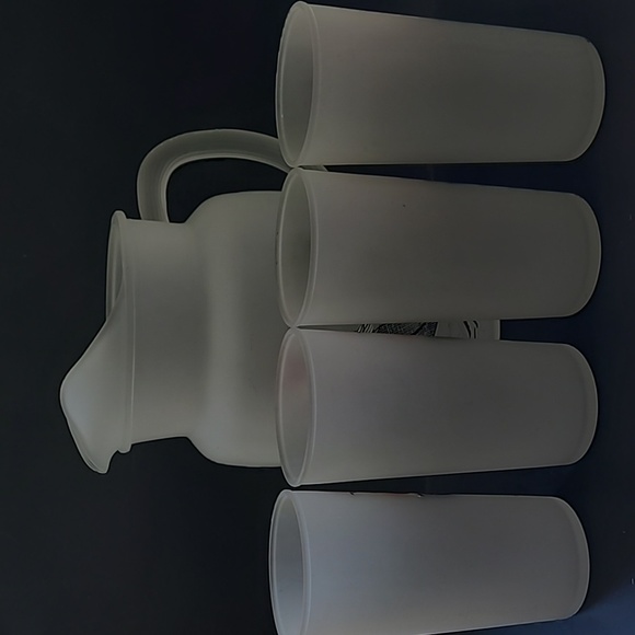 Vintage Hazel Atlas pitcher and glasses - Picture 4 of 11